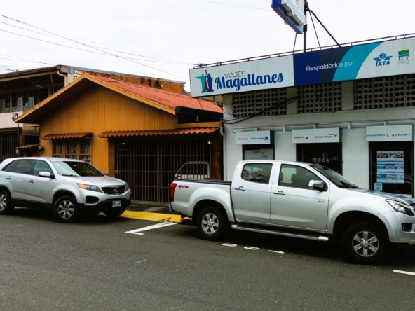 foto frente casa y magallanes 1